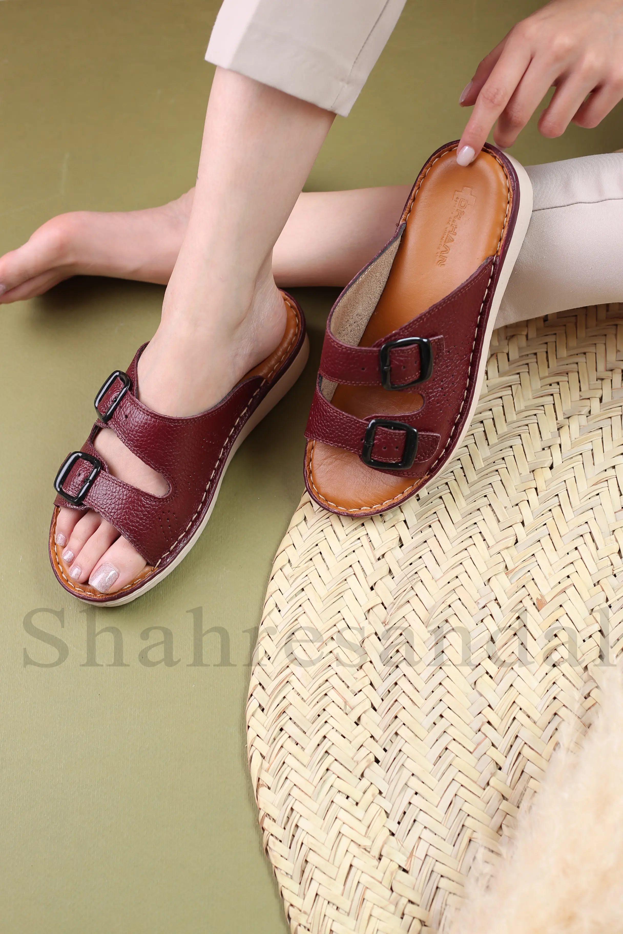 صندل چرم طبیعی زنانه واکر