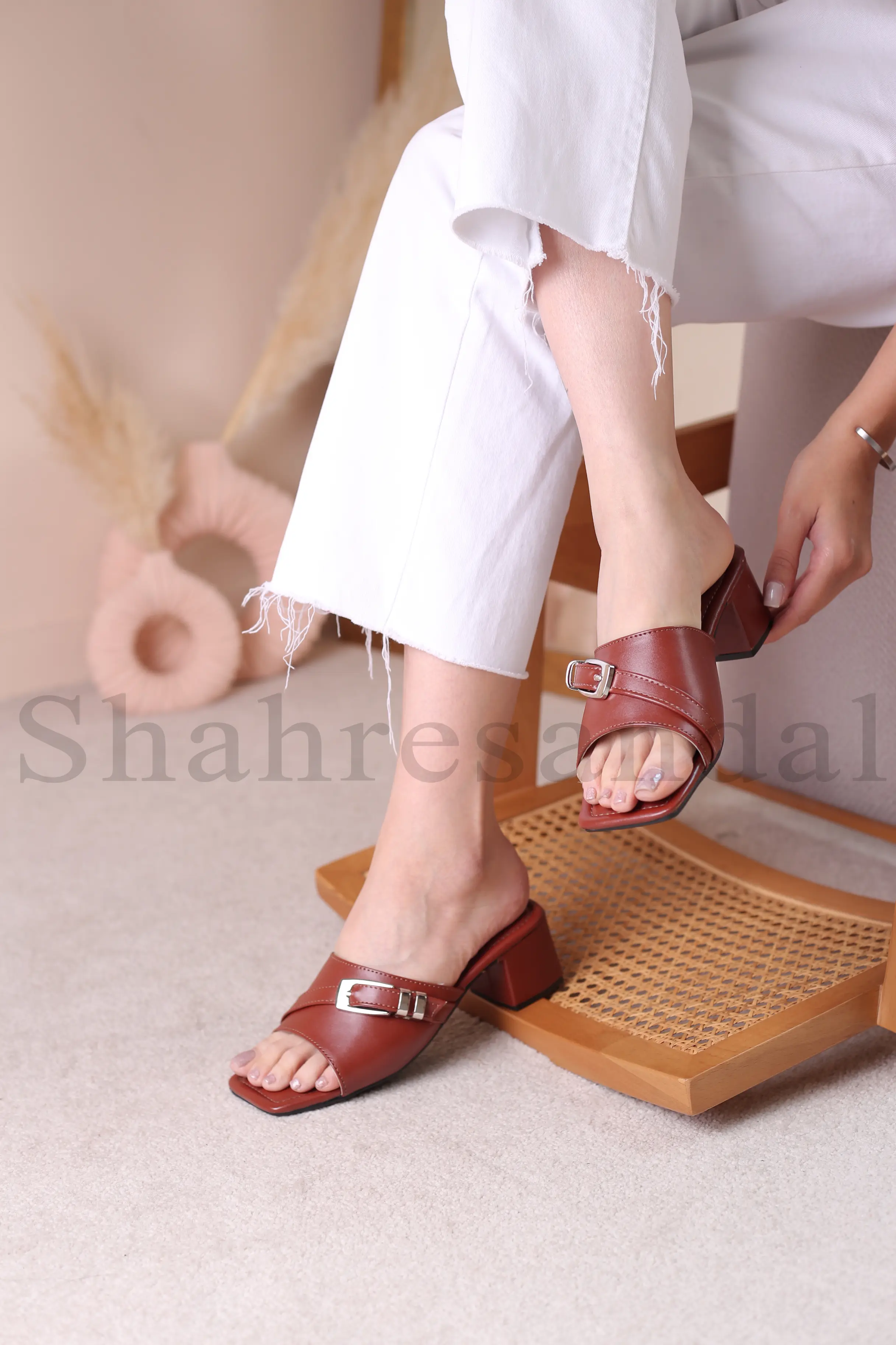 کفش صندل زنانه پاشنه دار کد 812