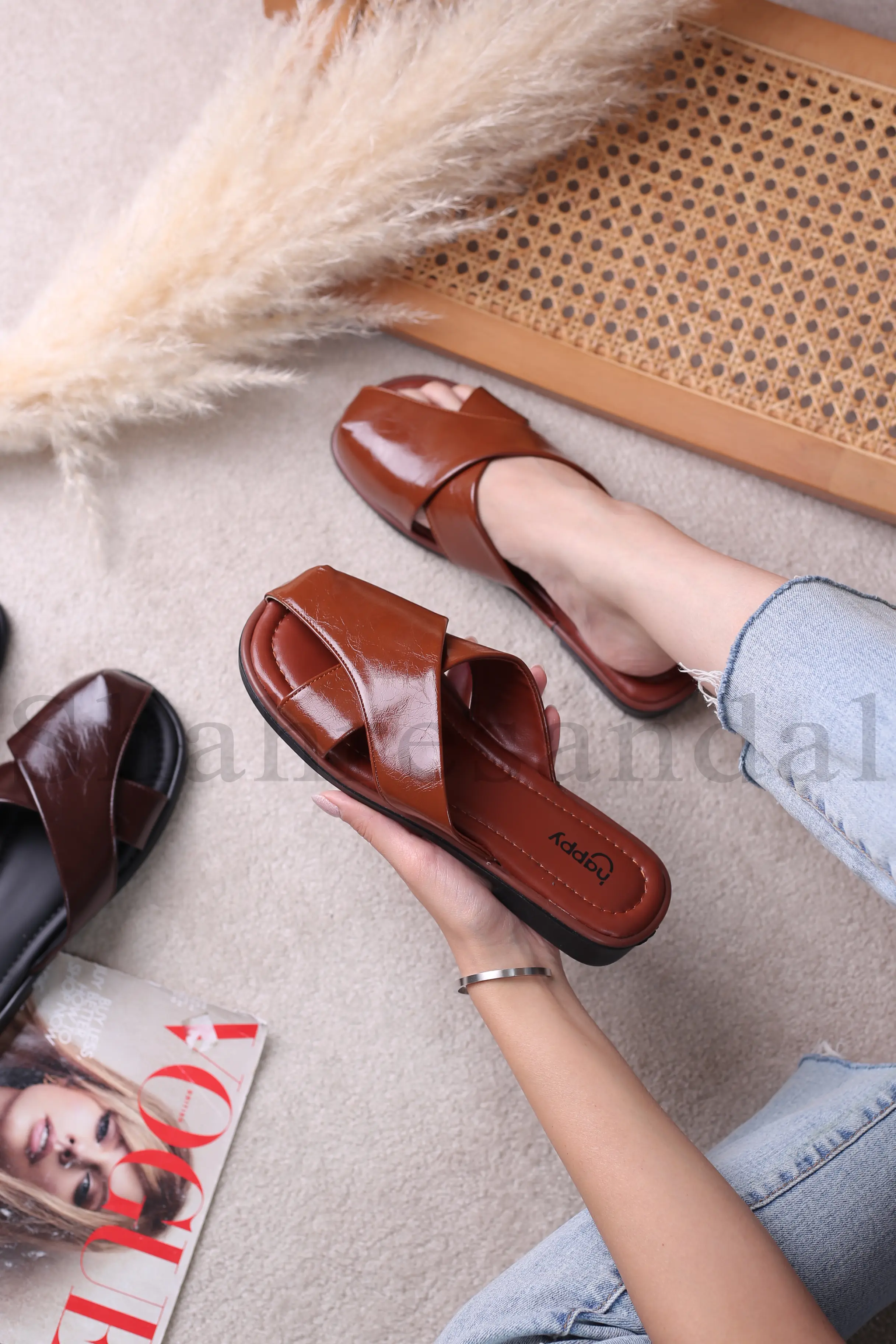 کفش صندل جلو بسته زنانه شبنم