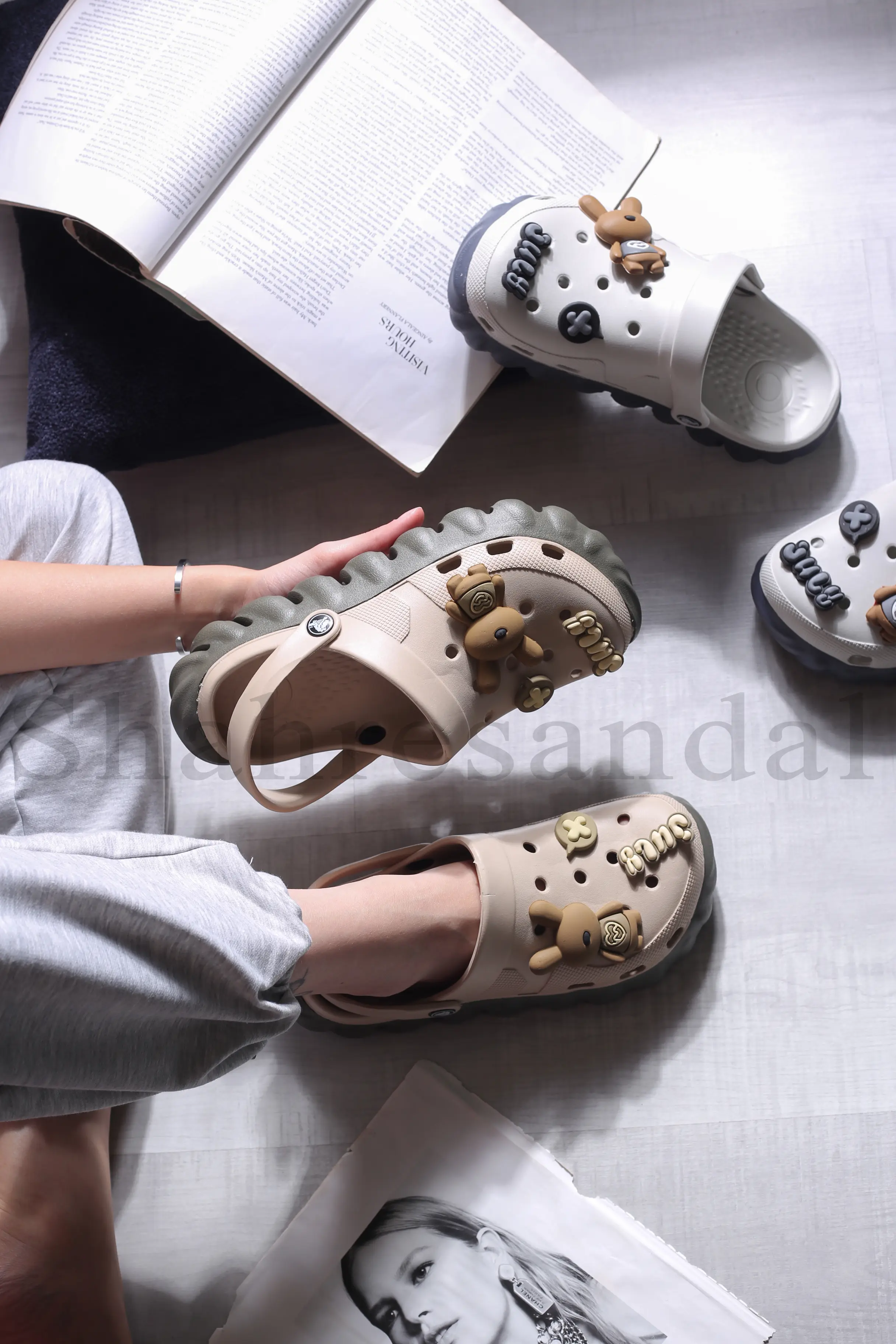 کفش صندل زنانه رکابدار کراکس گرافیک