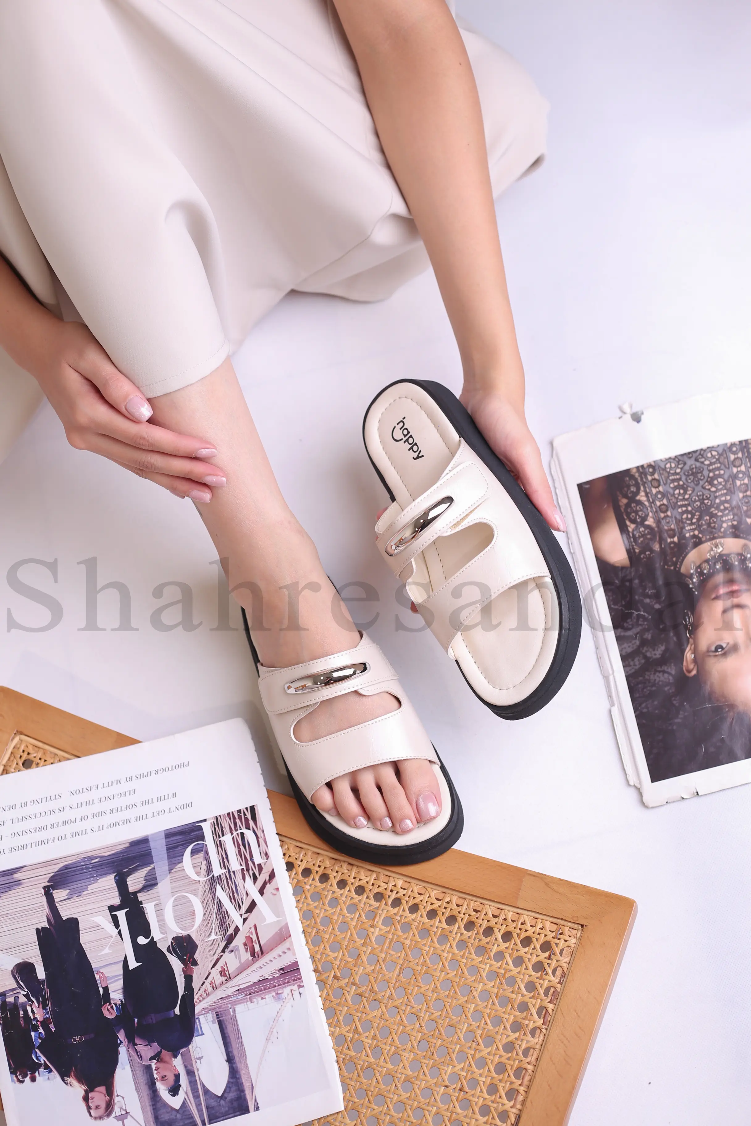 کفش صندل زنانه لوشا