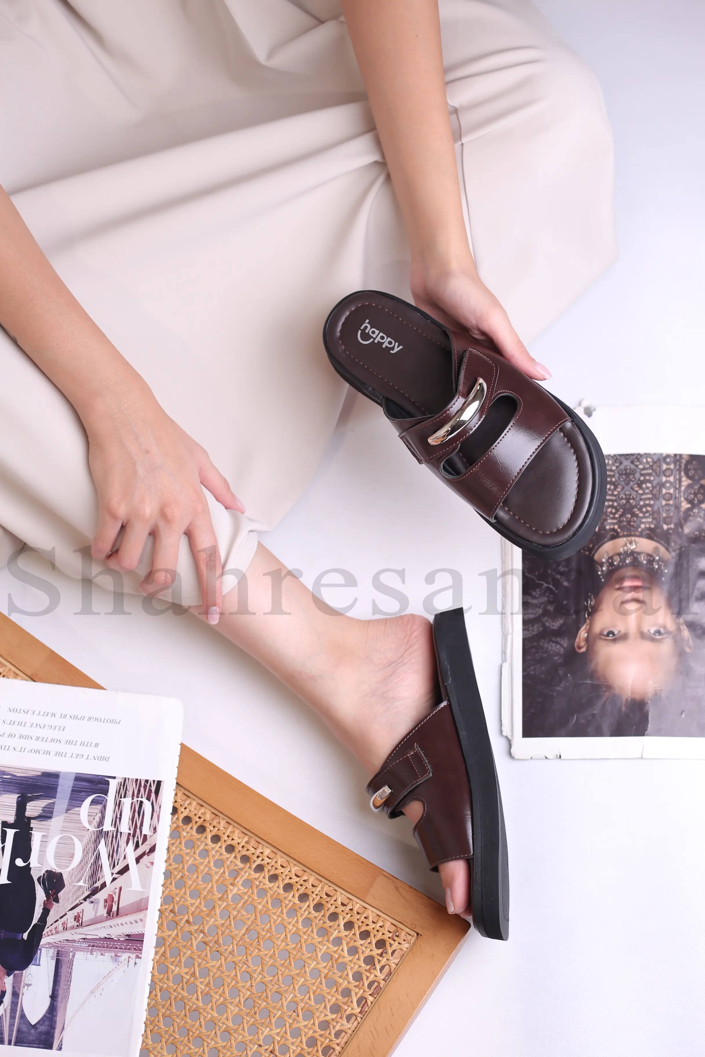 کفش صندل زنانه لوشا