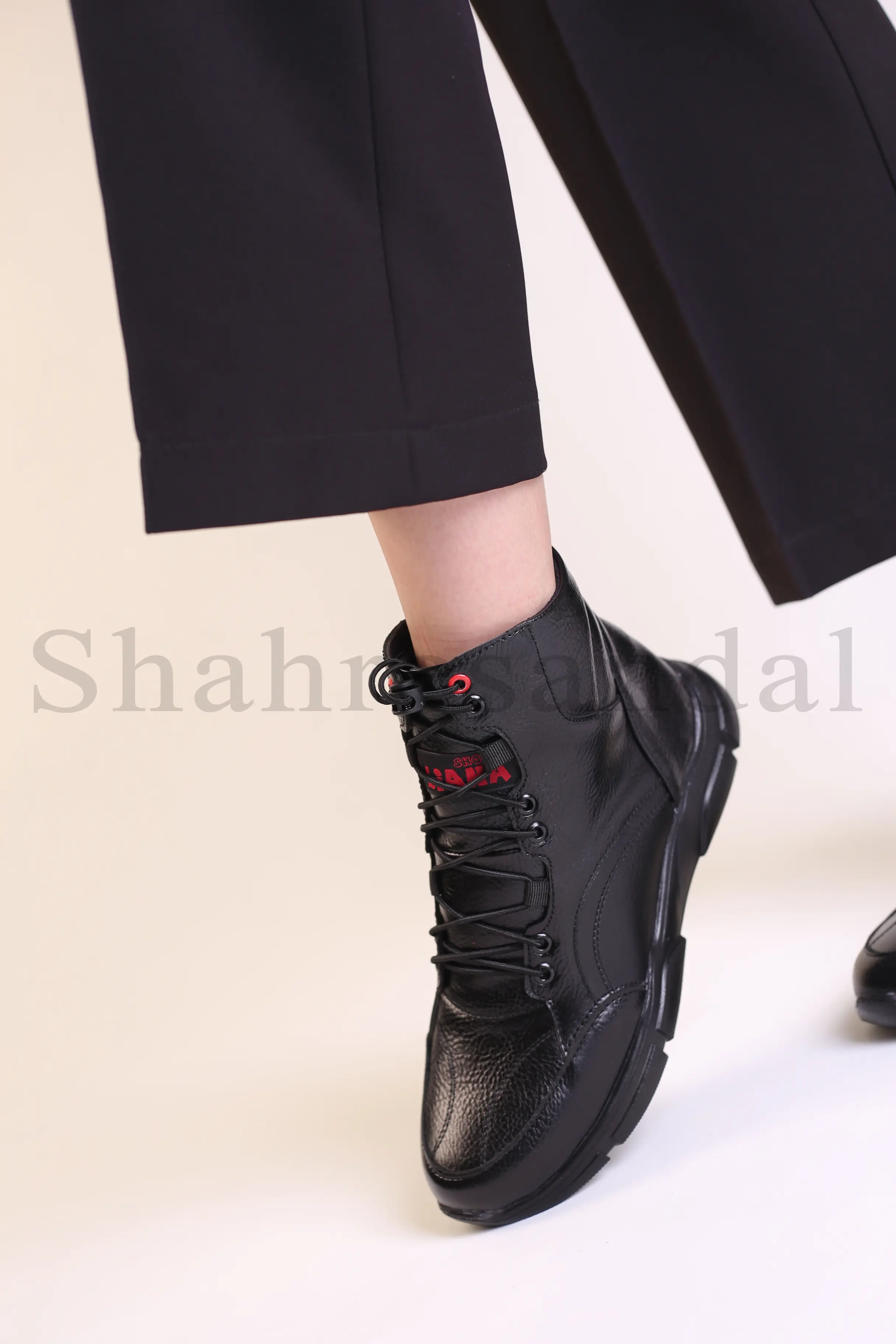 نیم بوت زنانه لیوایز