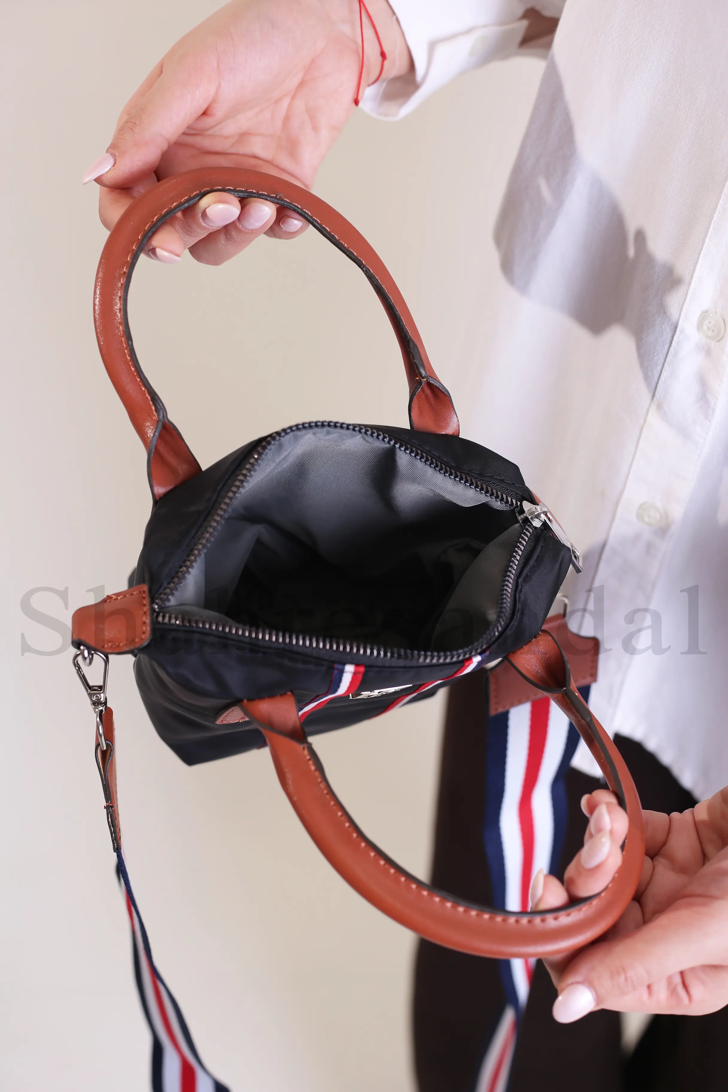 کیف دوشی زنانه تامیس