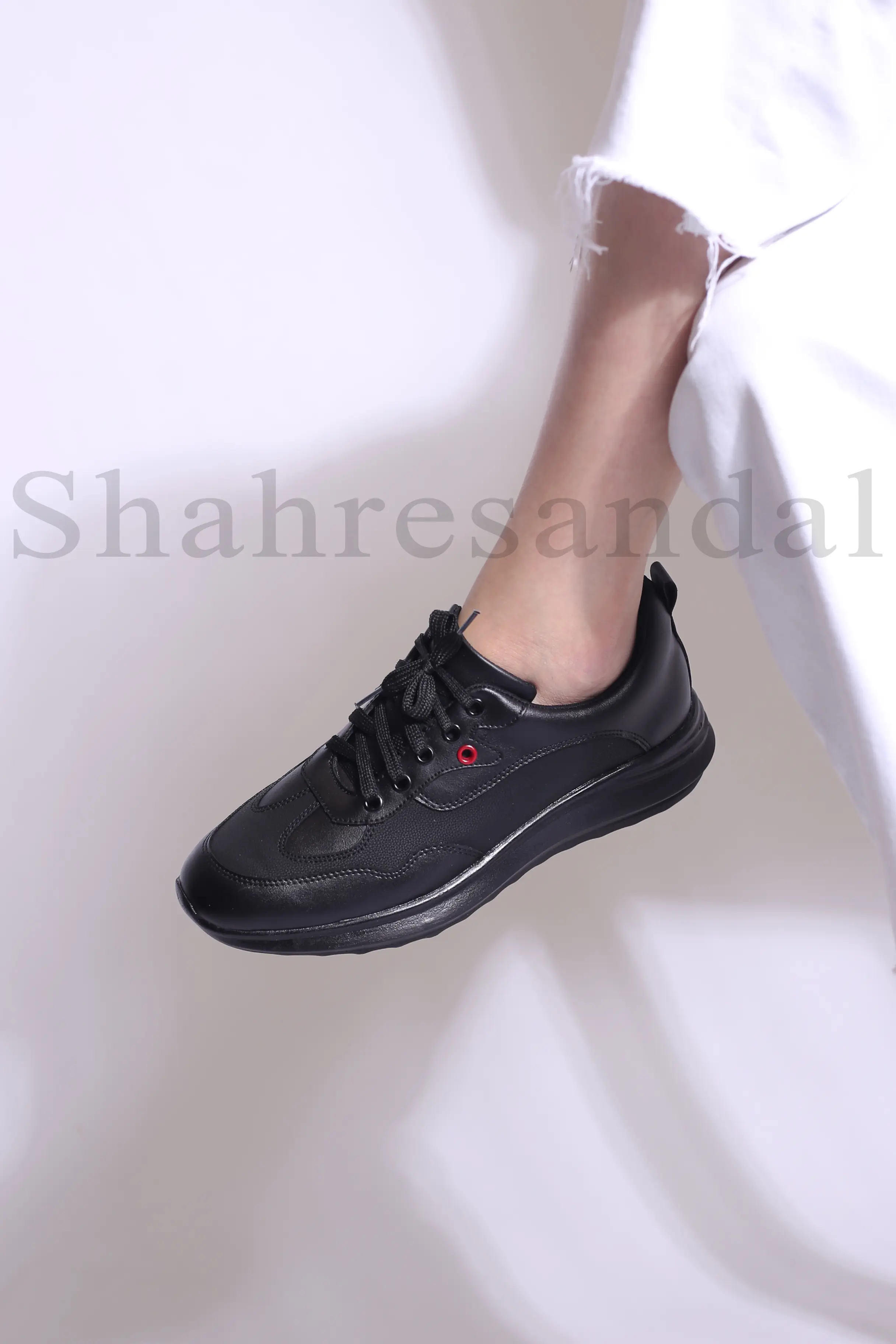 کفش اسپرت زنانه چشمی