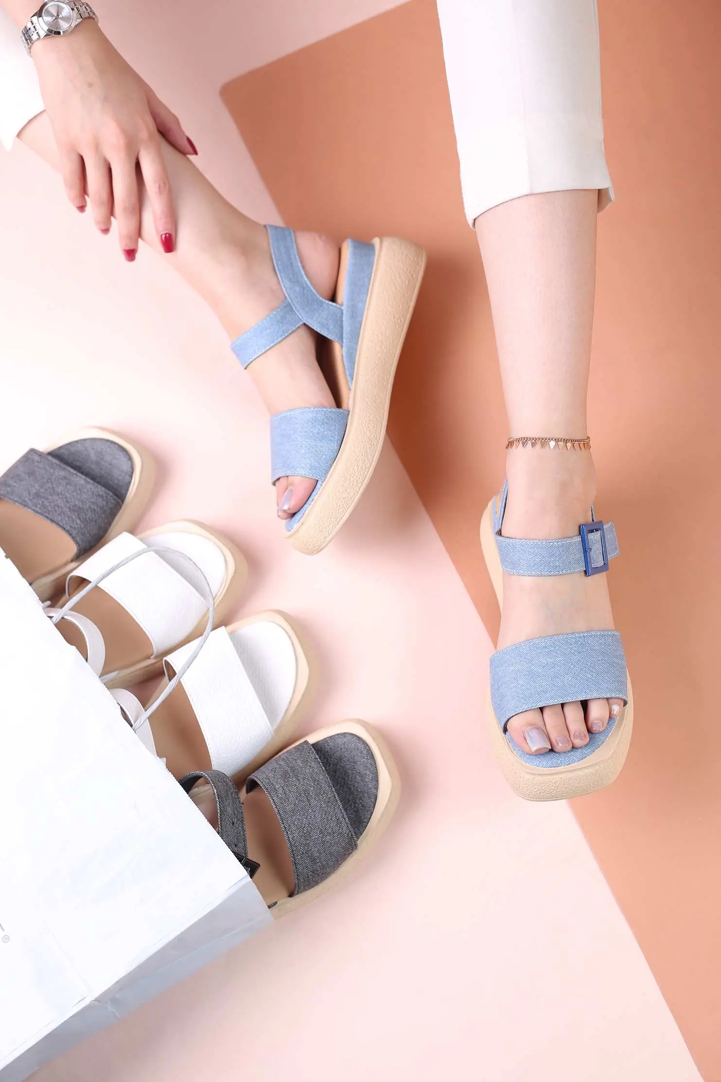 کفش صندل رکابدار زنانه لیندا 2067