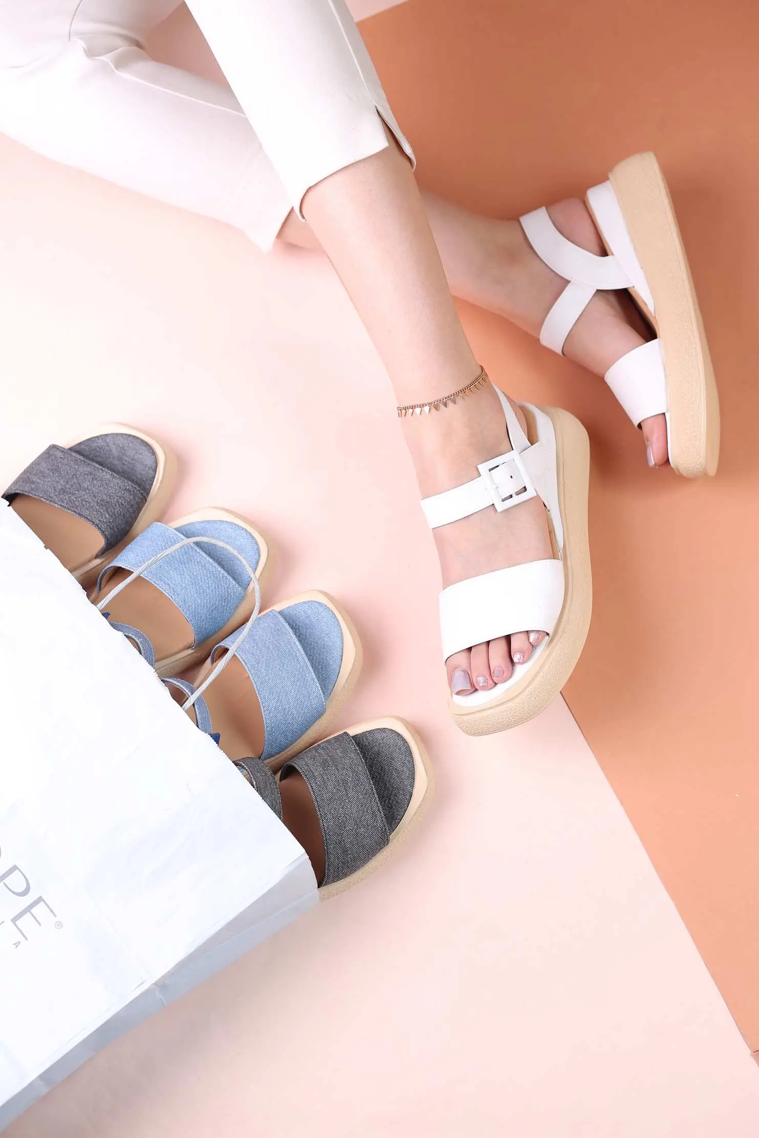 کفش صندل رکابدار زنانه لیندا 2067