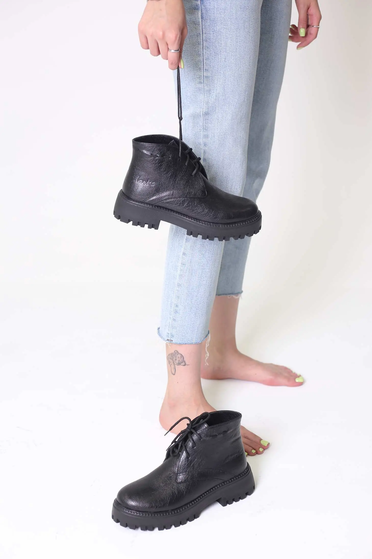 نیم بوت زنانه کلارک کد 8332