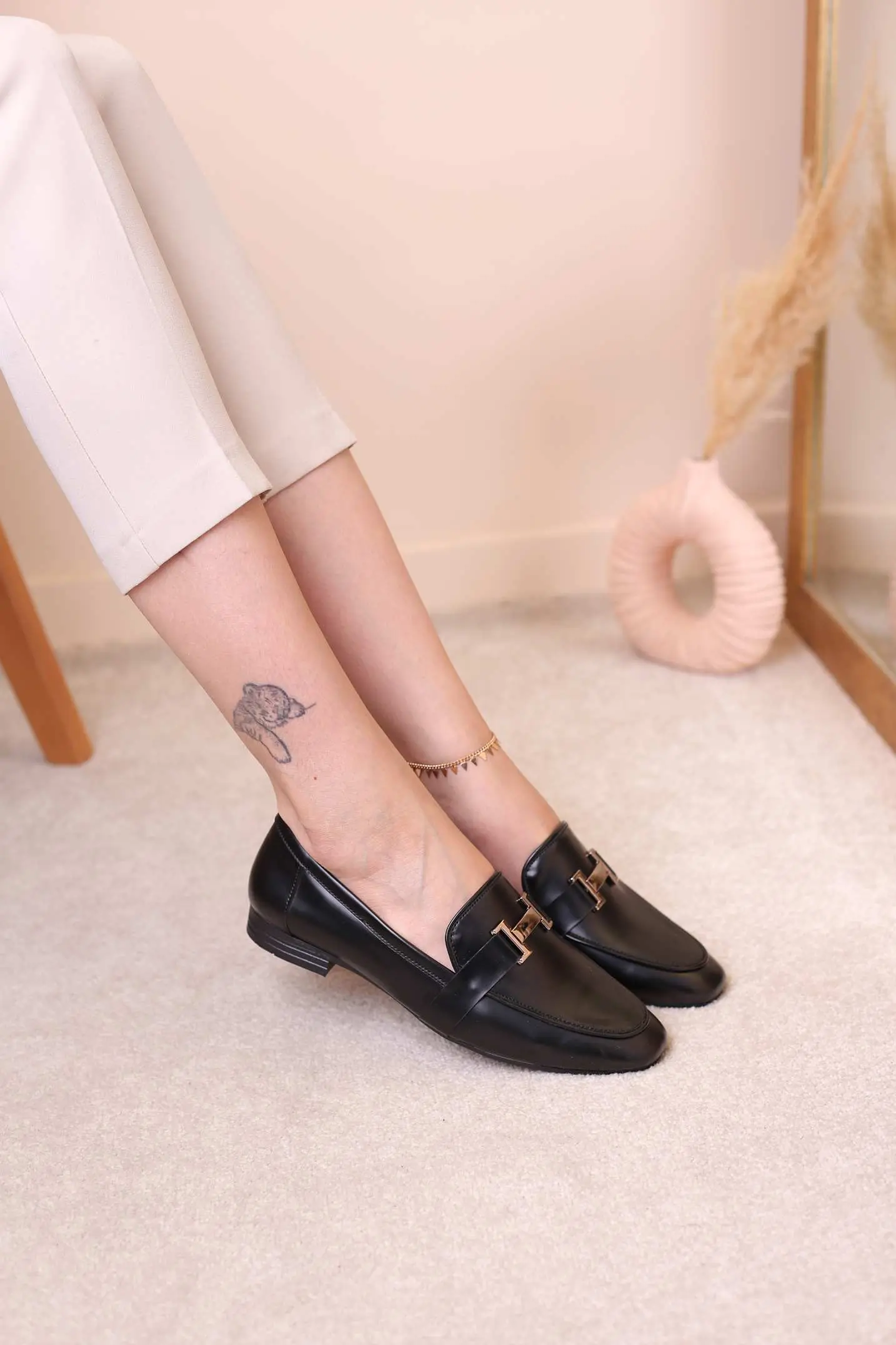 کفش کالج زنانه یراقدار اچ کد 8313