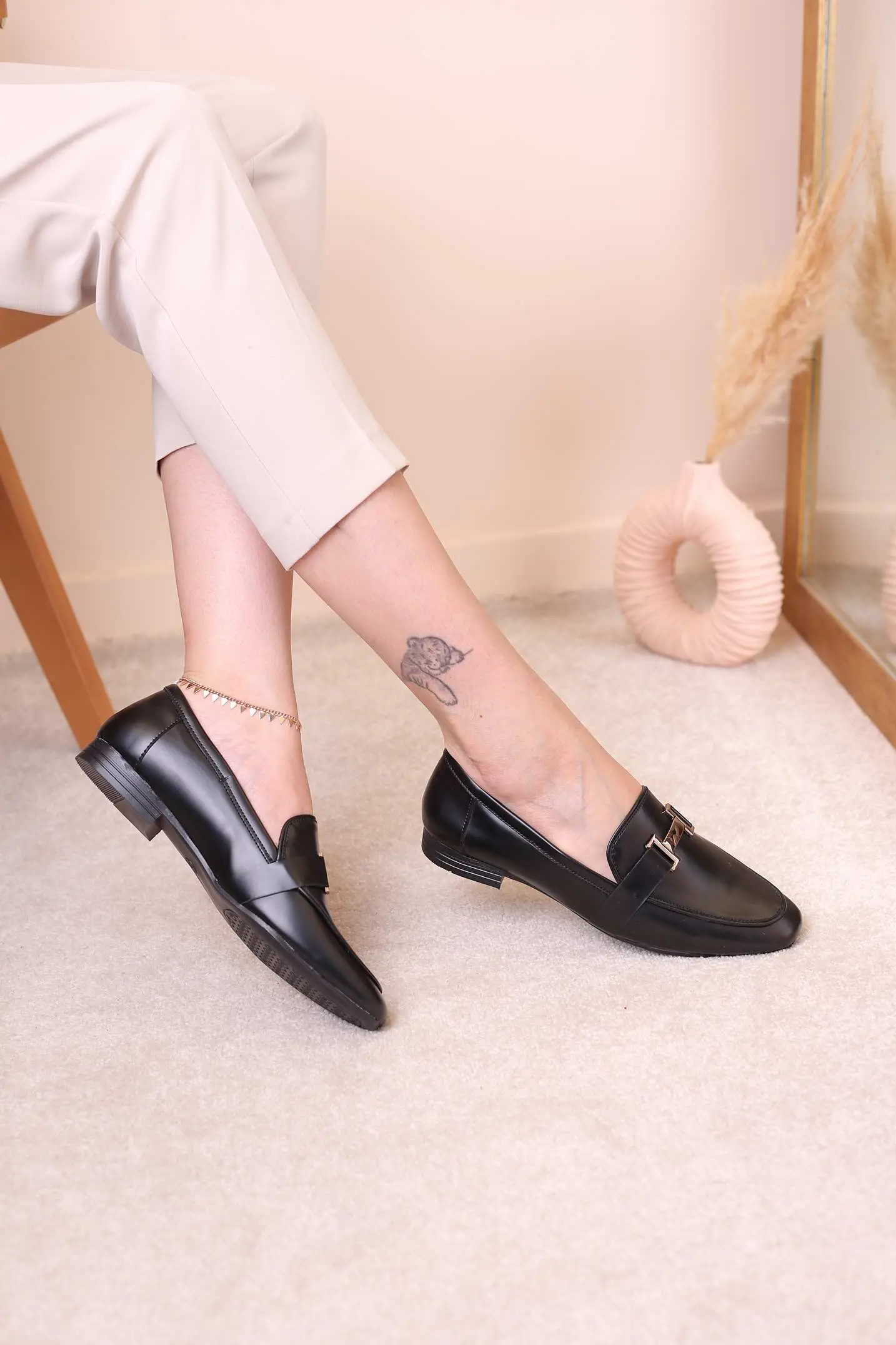 کفش کالج زنانه یراقدار اچ کد 8313