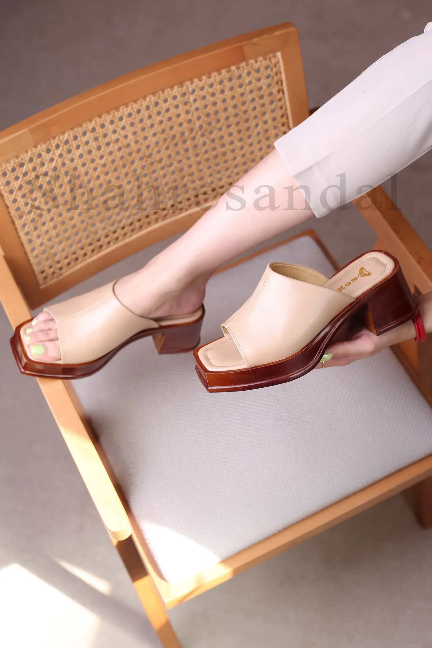 کفش صندل زنانه پاشنه دار کد 750