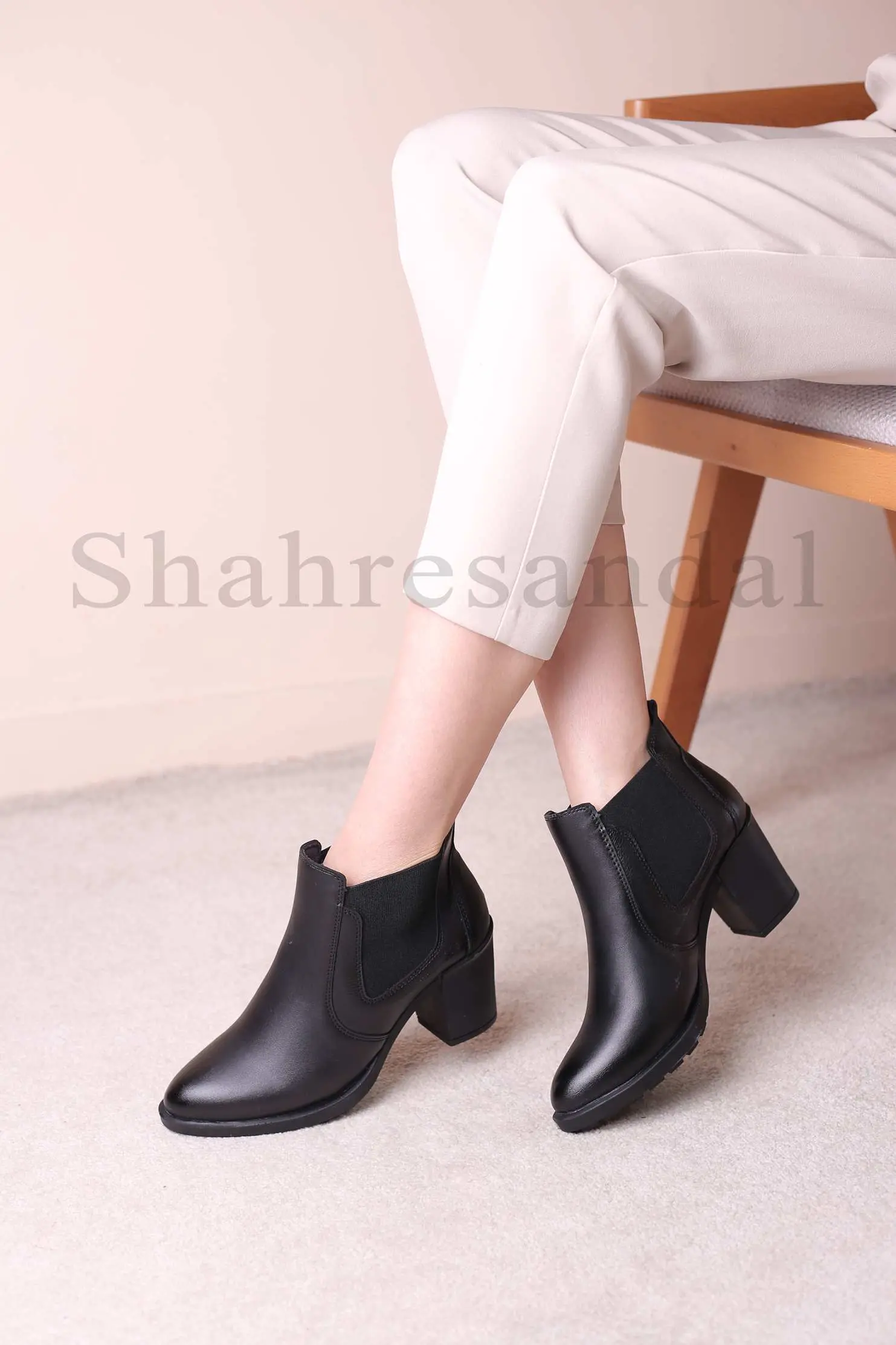 بوت پاشنه دار زنانه برانا کد 1268