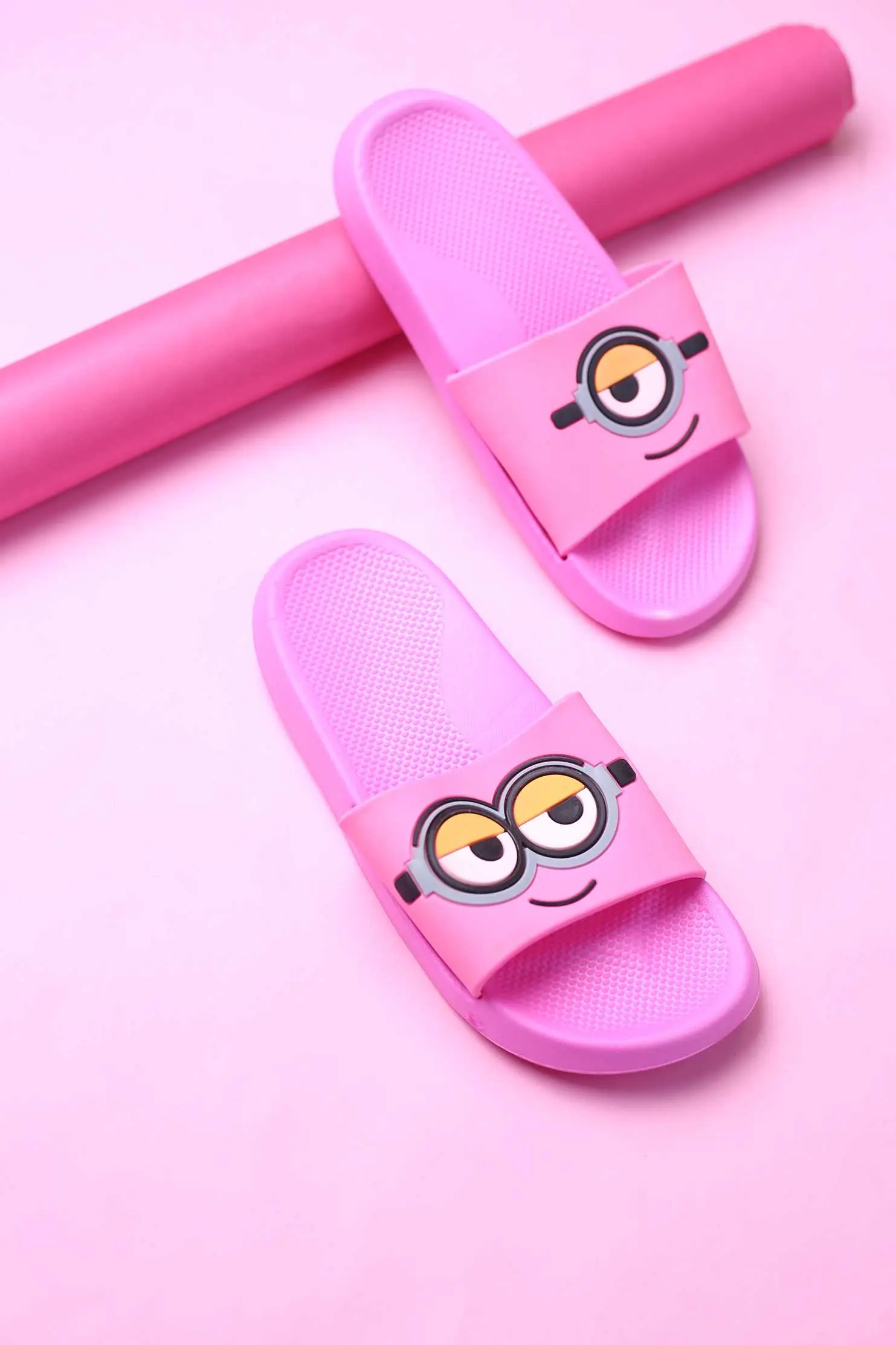 کفش صندل روفرشی بچه گانه مینیون