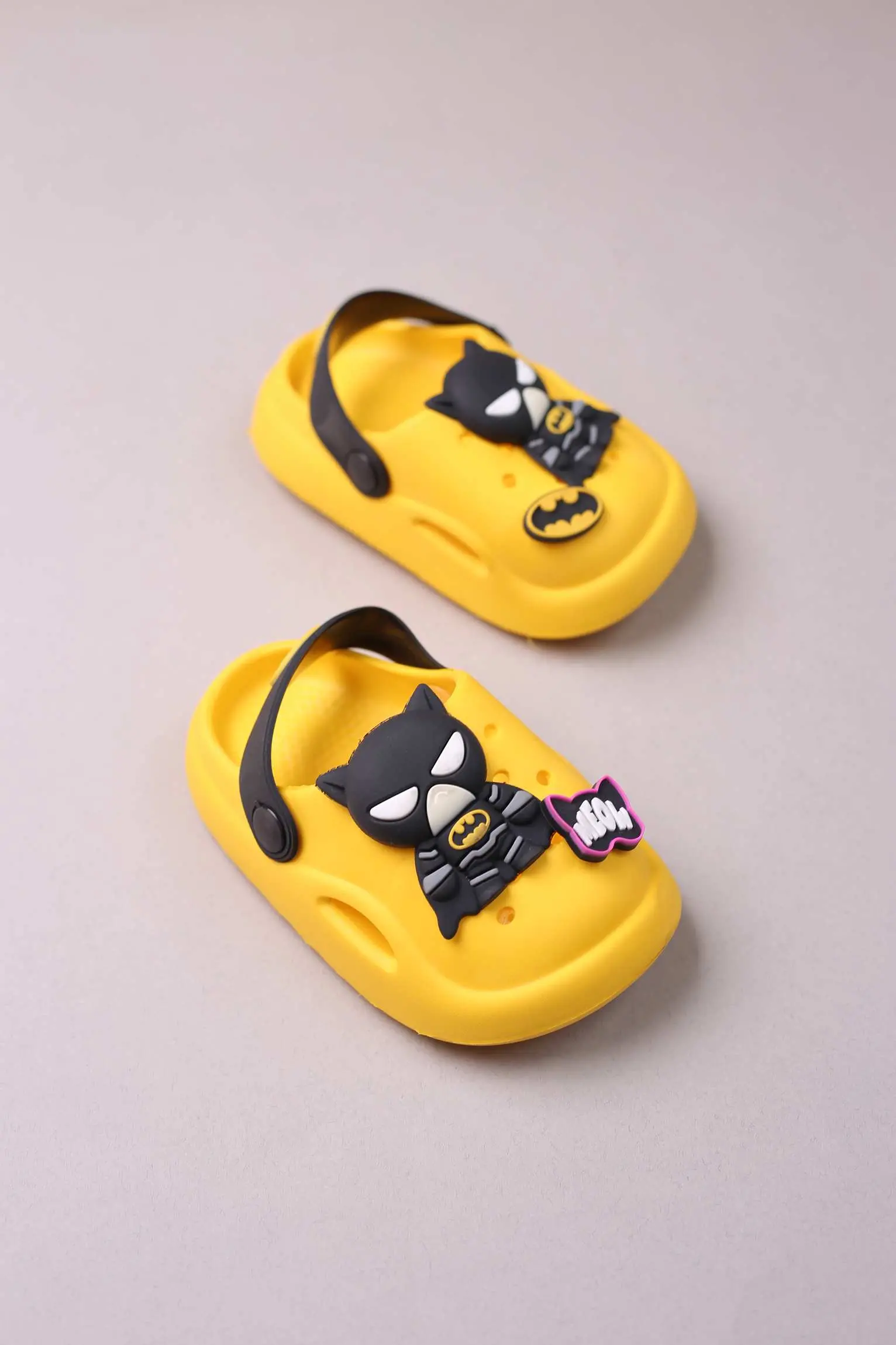 کفش صندل روفرشی بچه گانه بتمنی