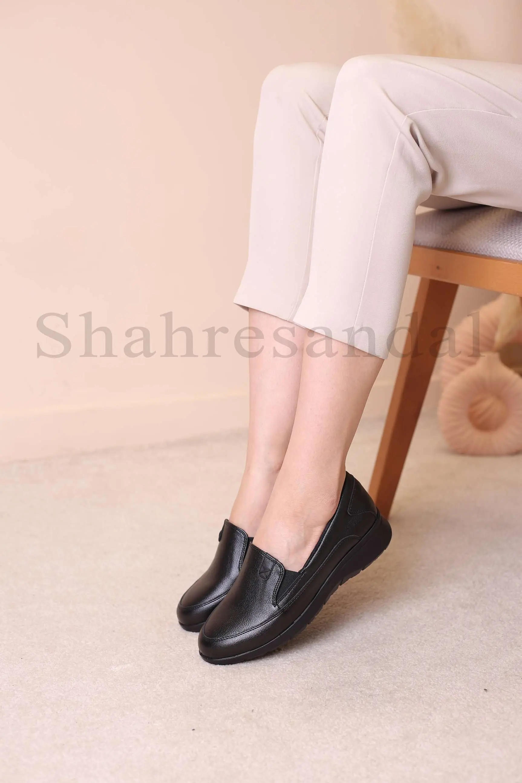 کفش پرسنلی زنانه مانلی کد 8262