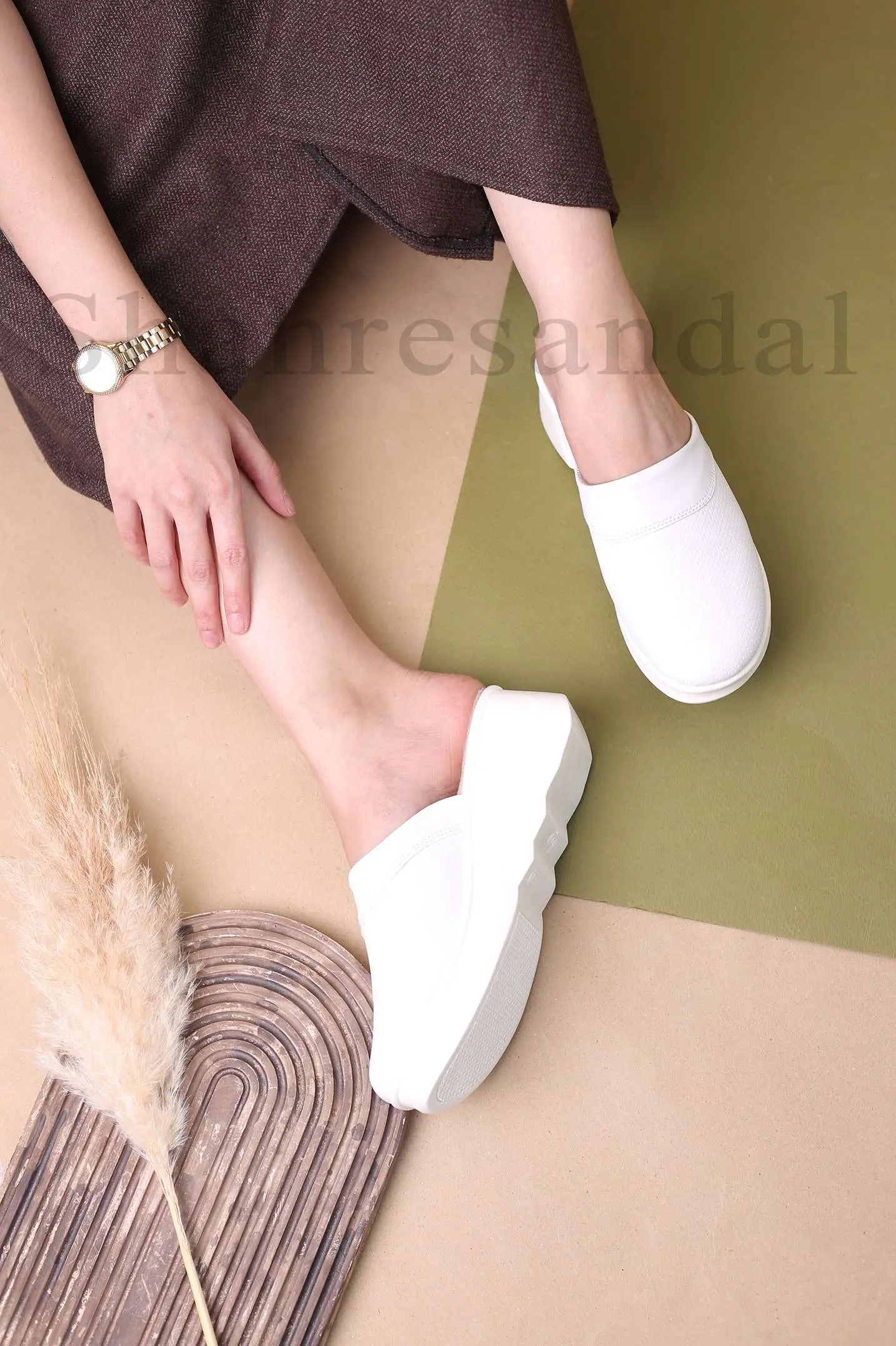 کفش صندل جلو بسته زنانه صدف کد 2005