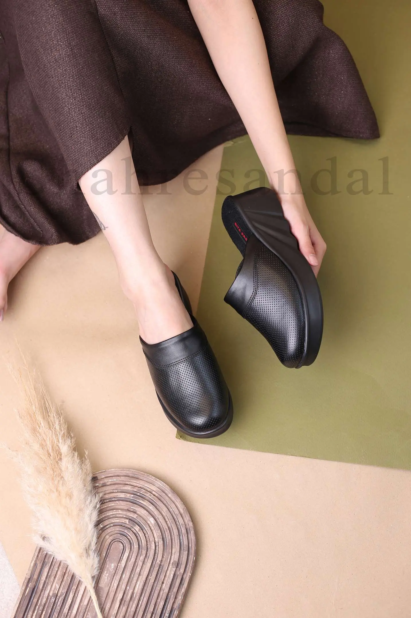 کفش صندل جلو بسته زنانه صدف کد 2005