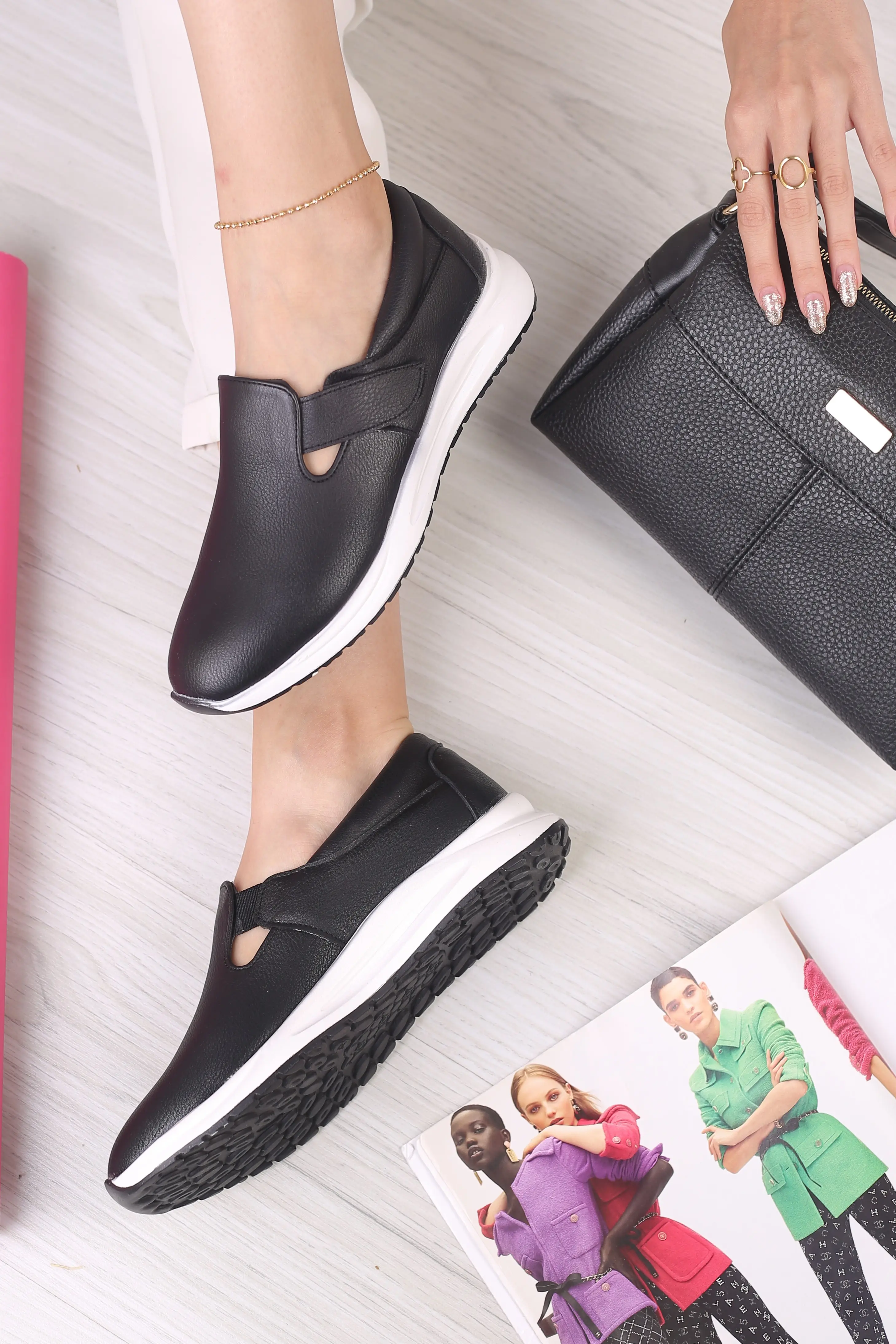 کفش پرسنلی زنانه آیدا چسبی