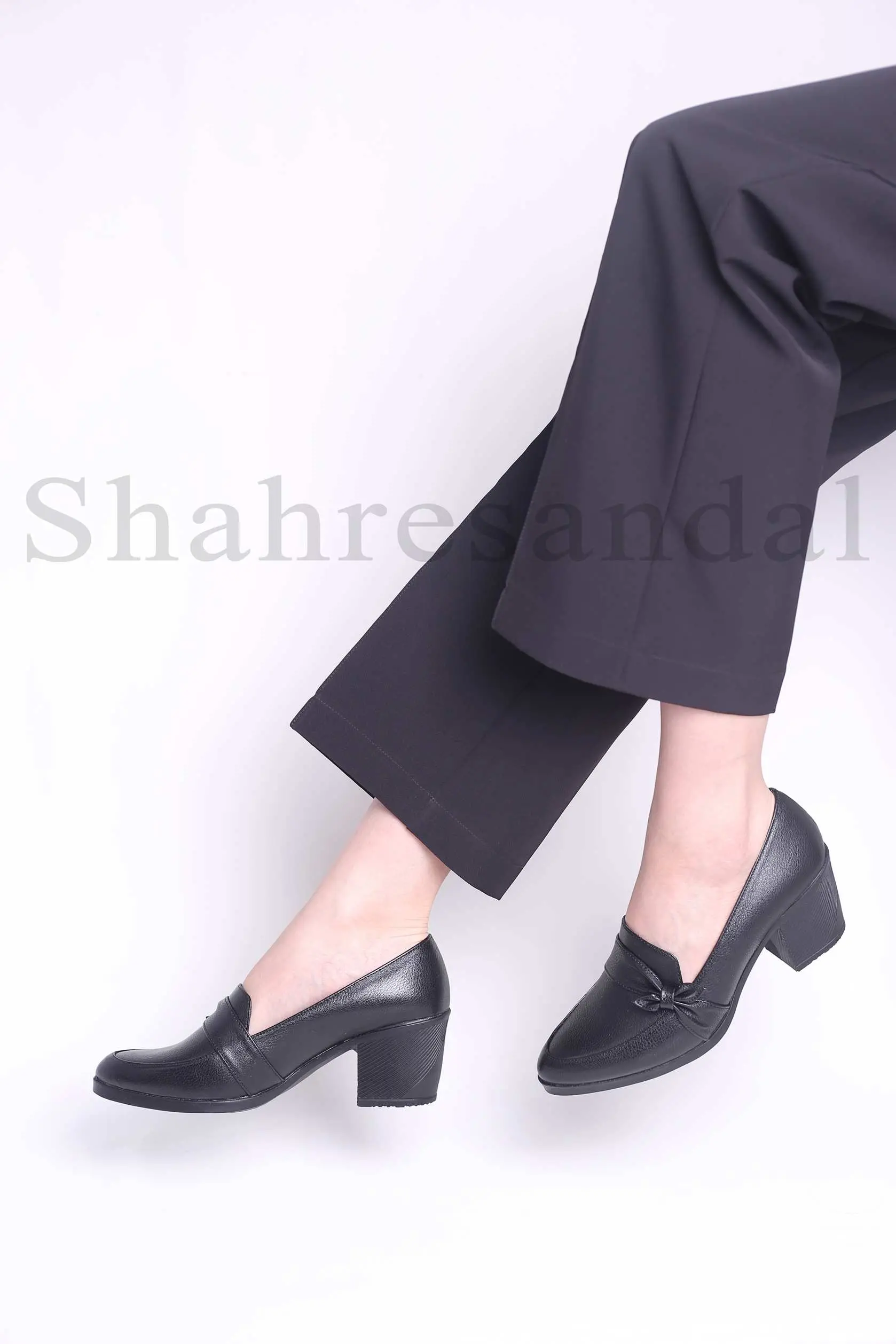 کفش پرسنلی پاشنه دار برگی