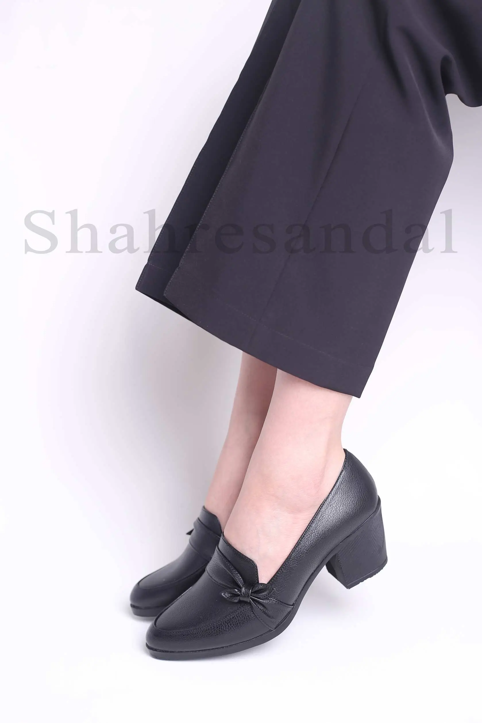 کفش پرسنلی پاشنه دار برگی