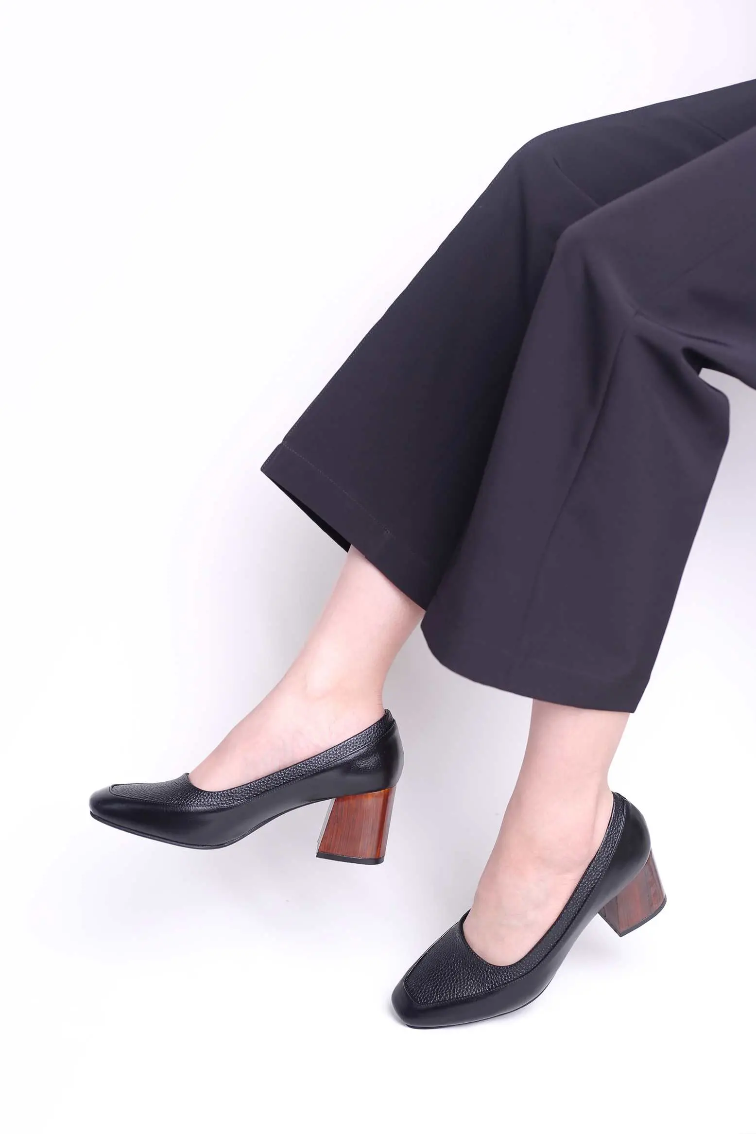 کفش پرسنلی پاشنه دار کد 890