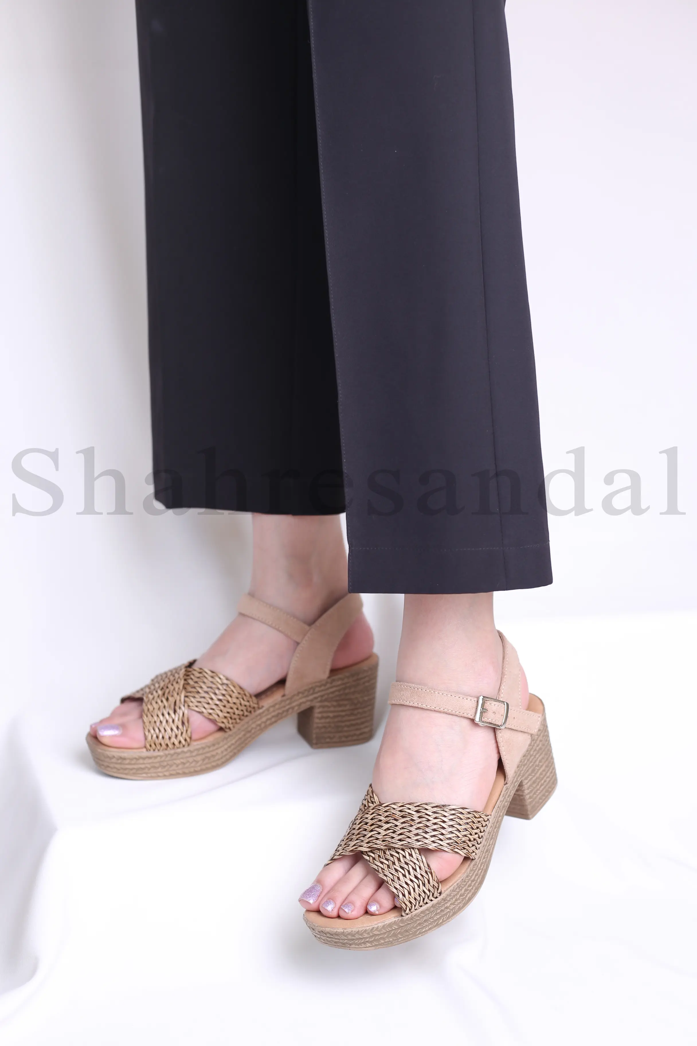 کفش صندل رکابدار زنانه واله