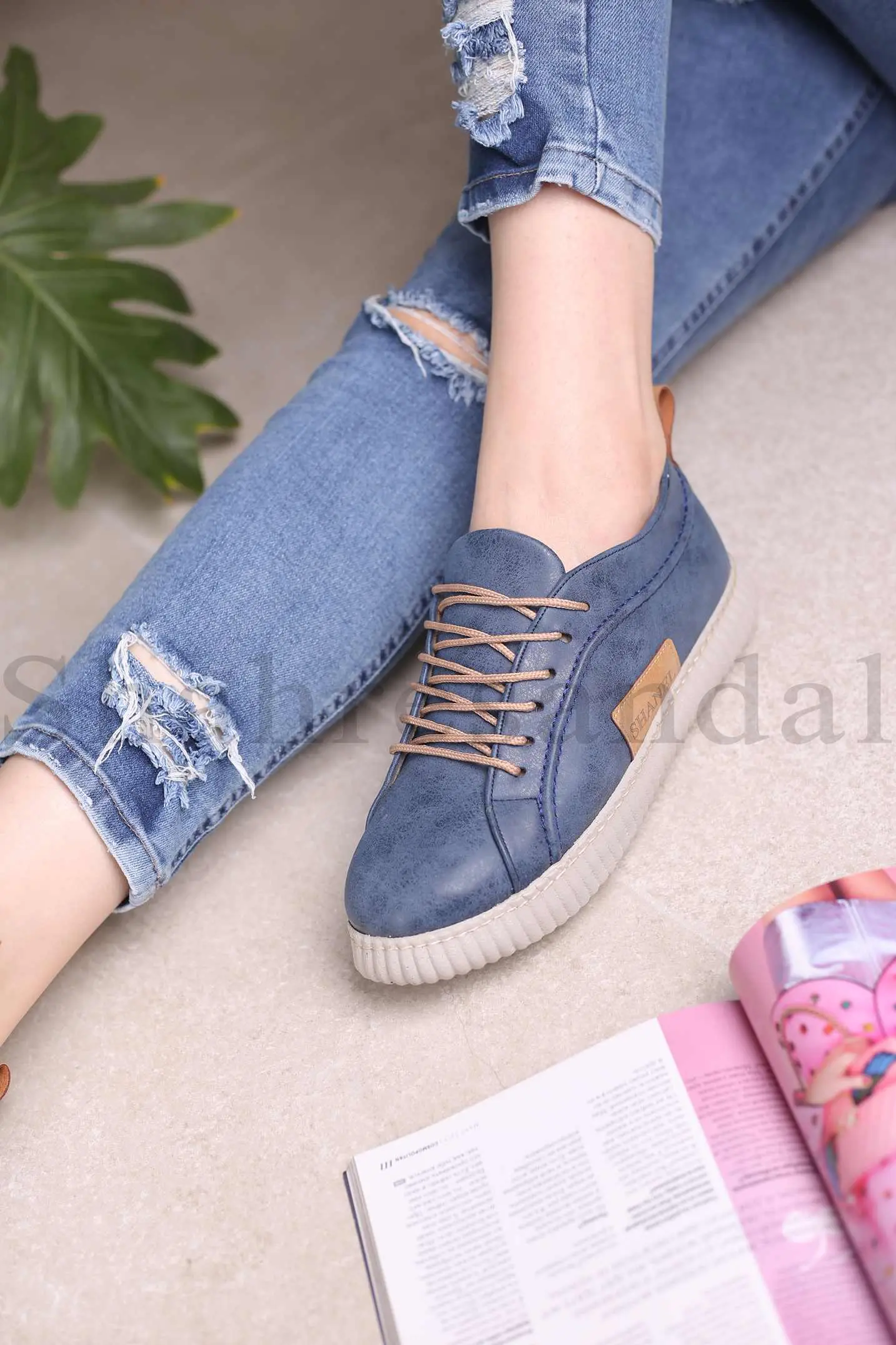 کفش اسپرت زنانه شانل