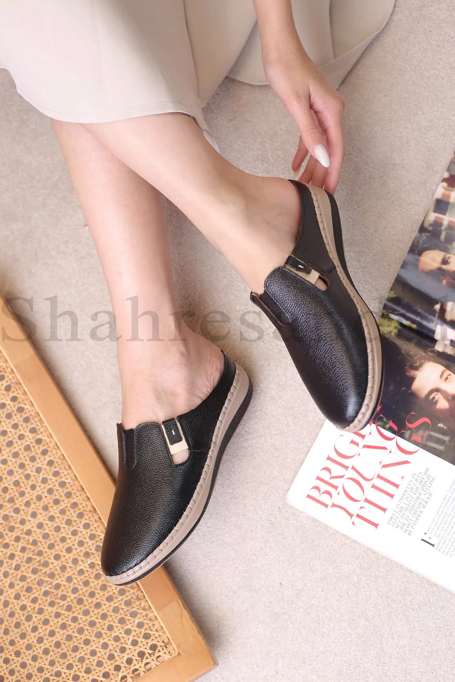 کفش صندل جلو بسته چرم طبیعی زنانه کد 4025