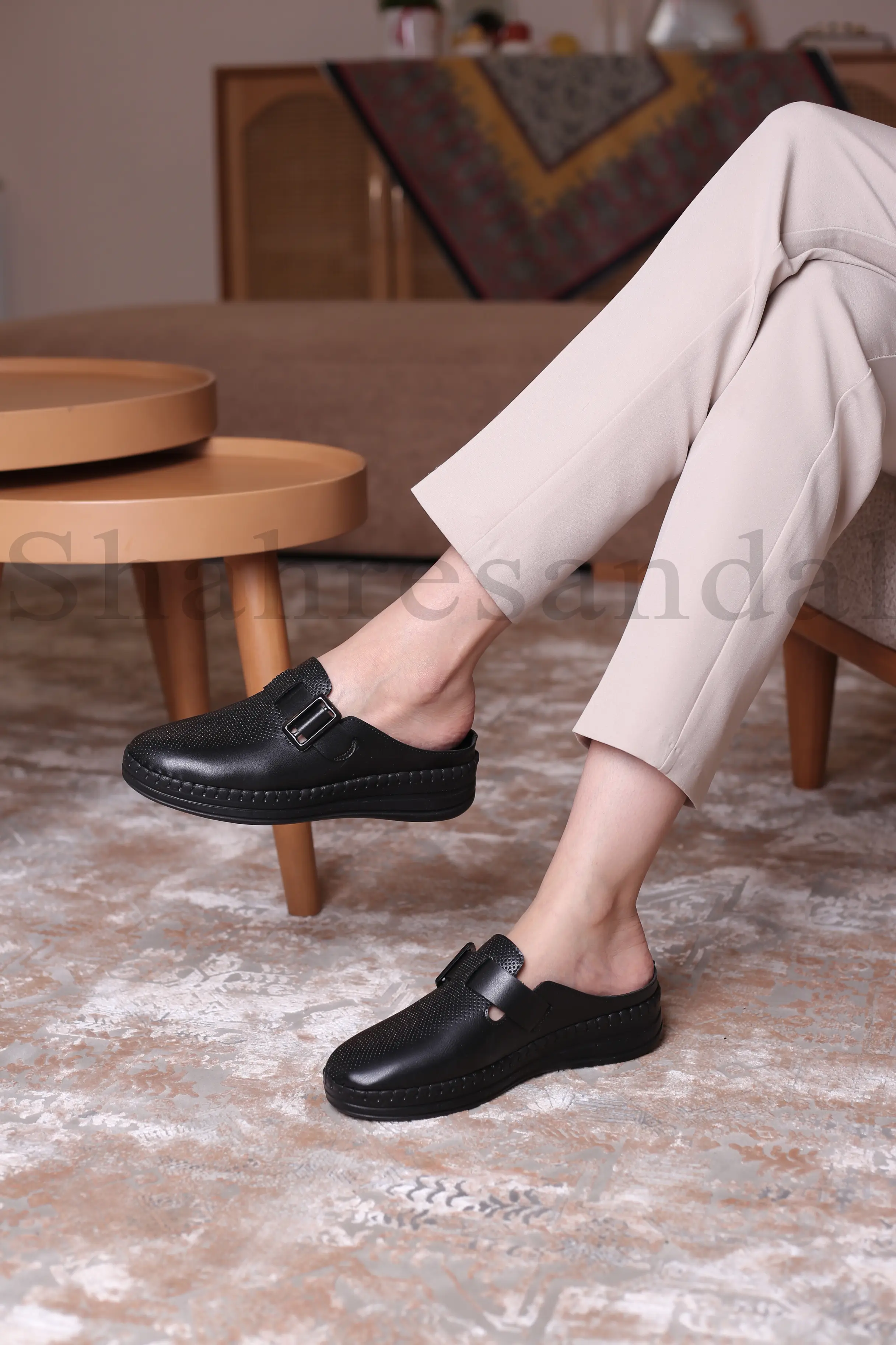 کفش صندل جلو بسته زنانه کد 915