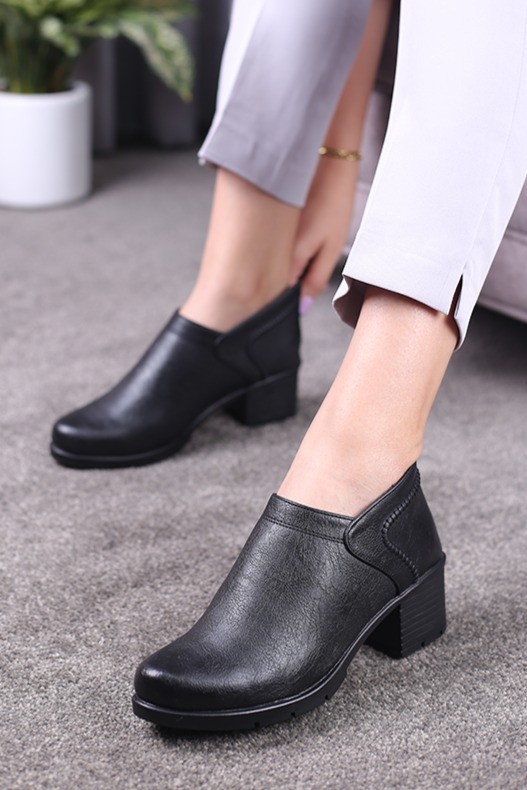 کفش پرسنلی زنانه شارلوکت