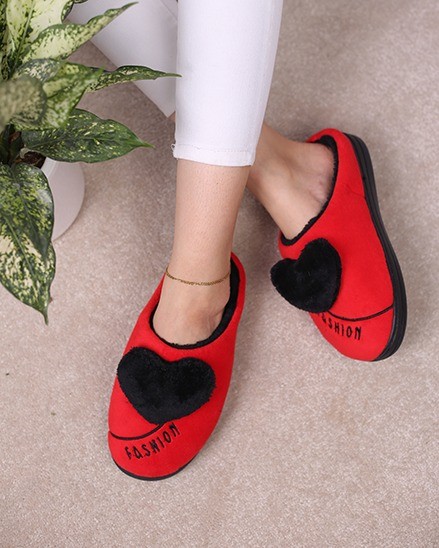 پاپوش جلو بسته زنانه قلب برجسته