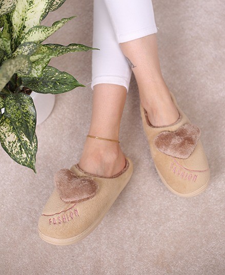 پاپوش جلو بسته زنانه قلب برجسته