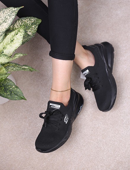 کفش اسپرت زنانه اسکیچرز آراز