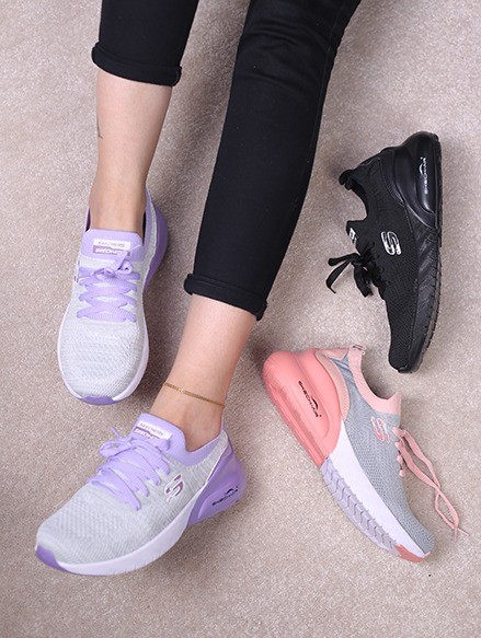 کفش اسپرت زنانه اسکیچرز آراز