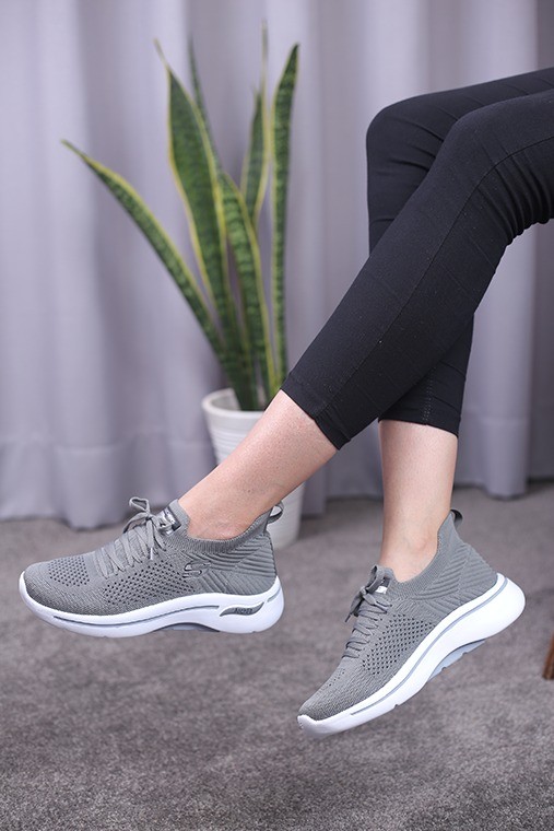 کفش اسپرت زنانه اسکیچرز بافتی 111