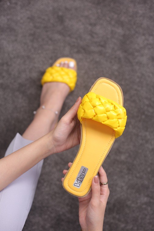 کفش صندل زنانه مانیا