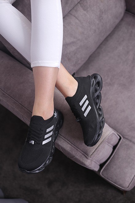 کفش اسپرت زنانه آدیداس فالکن