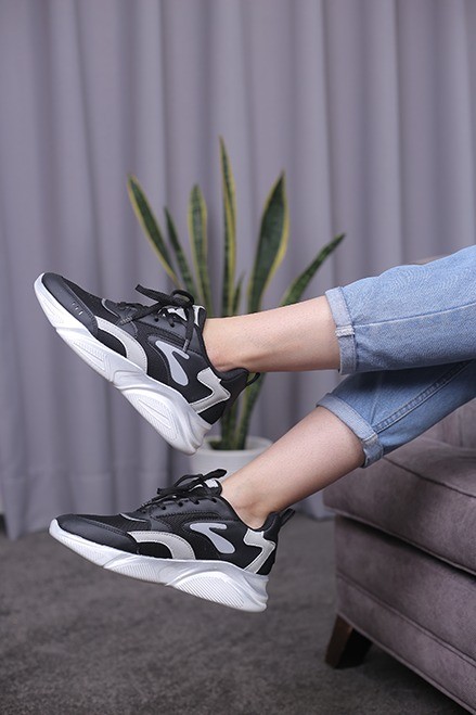 کفش اسپرت زنانه بروکس