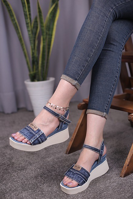 کفش صندل رکابدار زنانه جین کمربندی