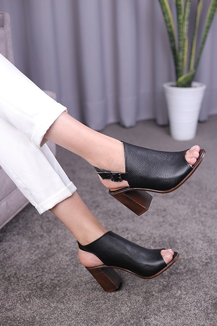 کفش زنانه پاشنه دار ایتالیا