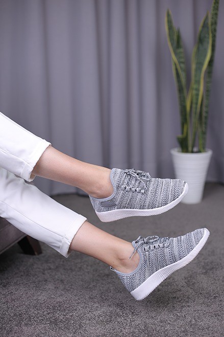 کفش اسپرت زنانه لوییس