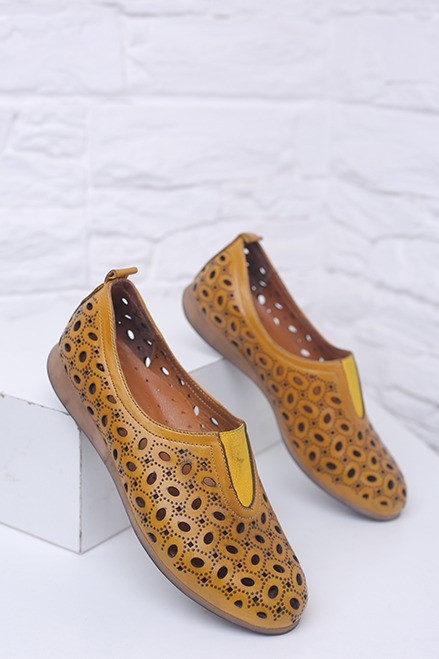 کفش چرم کالج زنانه بیزی