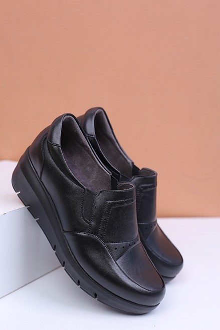 کفش پرسنلی زنانه مدیرا