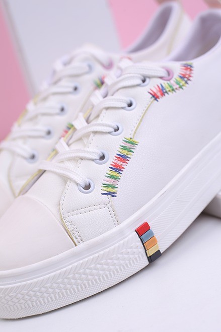 کفش اسپرت زنانه گلدوزی