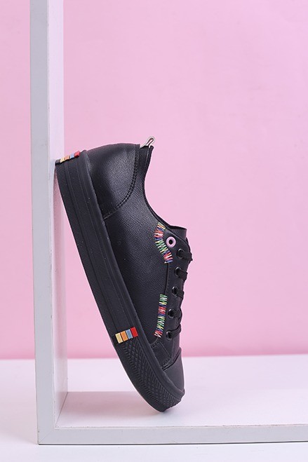 کفش اسپرت زنانه گلدوزی