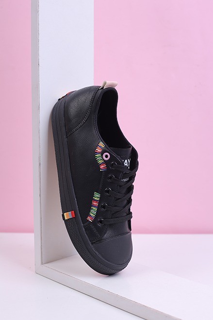 کفش اسپرت زنانه گلدوزی