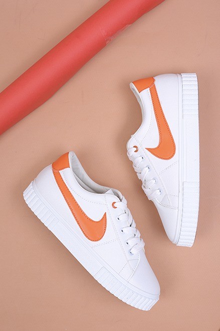 کفش اسپرت زنانه نایک