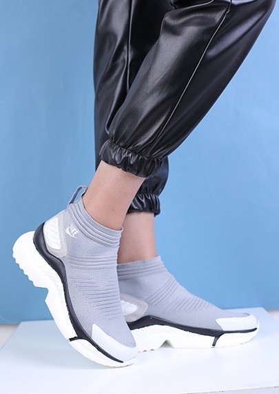 کفش اسپرت زنانه کش بافت نایک ساقدار