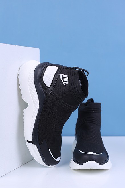 کفش اسپرت زنانه کش بافت نایک ساقدار