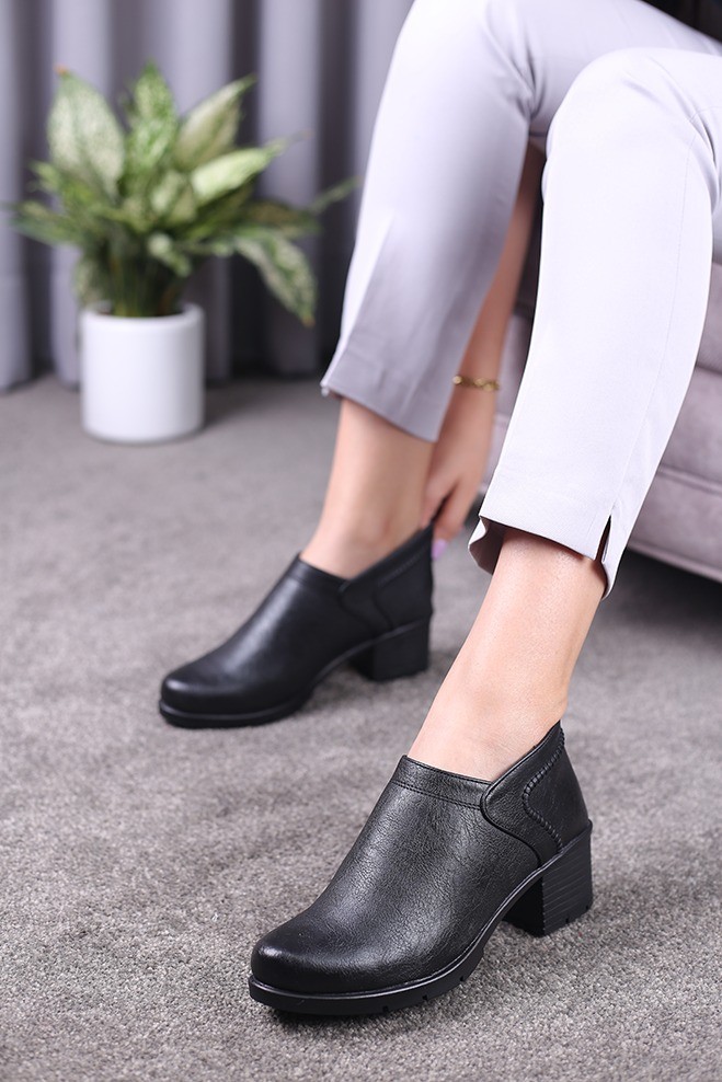 کفش پرسنلی زنانه شارلوکت